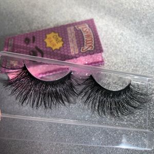 “Dream Queen” Lashwoods (25 mm) ✨